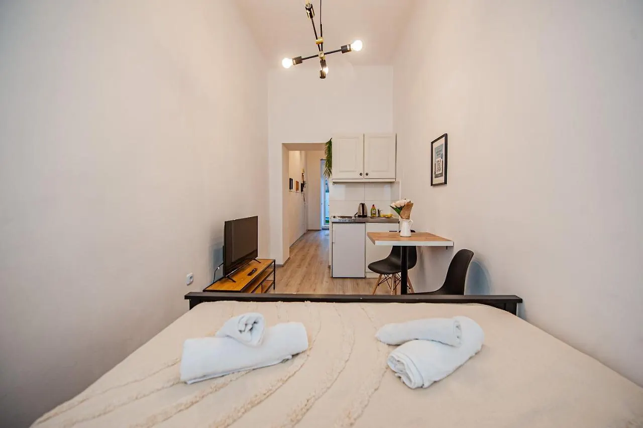 My City Apartment - Vienna Cosy Room アパートホテル