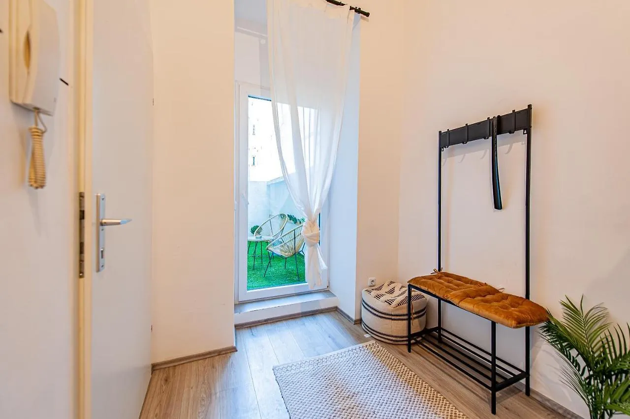 My City Apartment - Vienna Cosy Room 0*,