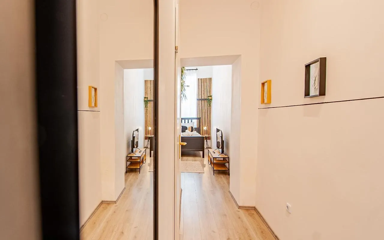My City Apartment - Vienna Cosy Room アパートホテル